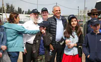 צילום: איציק בלניצקי שר האוצר הפתיע את נערי בר המצווה