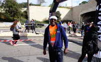 רופאים אפריקנים רצו עם הילדים הדתיים