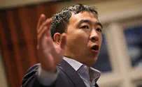 2020 Democratic candidate takes stand against circumcision