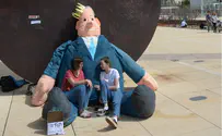 Watch: Netanyahu doll with crown placed in Tel Aviv square