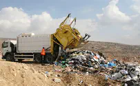 Regavim calls on gov't to crack down on garbage burning in PA