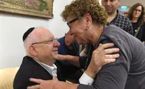 Israelis from all over the country console the President