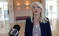 איומי כחול לבן מגוחכים ומעלים תהיות