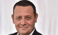 מנסים להכניס את המשפחה לארון