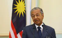 Malaysian PM mocks Jews at Cambridge U to audience laughter