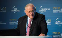 "דמוקרטיות מתות לאט" 