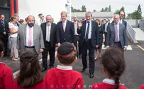 British chief Rabbi and sec. of education open new Jewish school