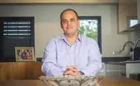 Bat Yam mayor: I saw the rockets pass over me