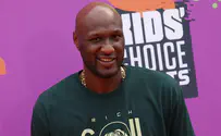 Reuters Lamar Odom visits Lubavitcher Rebbe’s gravesite with his kids