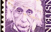 Albert Einstein heads to China