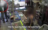 צילום: דוברות המשטרה תיעוד: שבר בקבוק זכוכית על ראשו של לקוח בקיוסק