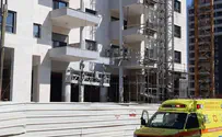הוד השרון: פועל נהרג באתר בניה