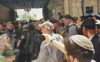 צפו: מוסלמים מתפרעים בהר הבית