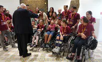 ריבלין התחבק עם ילדי "בית הגלגלים"