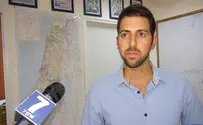 פעיל אם תרצו נעצר, עכשיו הוא תובע פיצויים