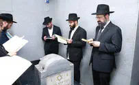 חסידי חב"ד עלו לקבר אביו של הרבי