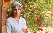 משוררת התשובה                  