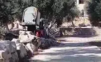תיעוד: ערבים פורקים זבל בהר הבית