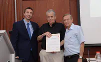 Nobel Prize winner receives medical research award