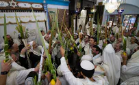 מאות בתפילת הלל עם הרב אליהו בצפת
