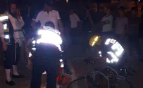 ילד חולץ לאחר שרגליו נלכדו בפח המתכת