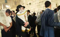 Watch: Second Hakafot at Western Wall