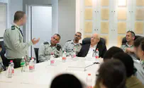 ביקור מסווג בבסיס יחידה 8200