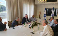 גנץ ולפיד הצטרפו, לוין לא התרגש