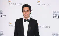 Fashion designer Zac Posen is shutting down his fashion label