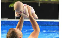 Top economist wants to force new dads to take paternity leave