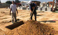 Funeral under fire held in Sderot