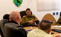 צילום: דובר צה"ל מפקד העוצבה מחזק את תושבי הגולן