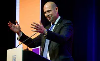'Proud to stand by Netanyahu'