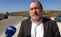 הסתכל למחבל בעיניים     
