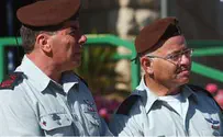 מוסי רז: דגל שחור מעל מינוי נווה