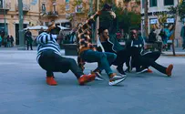 צילום מסך DJ Raphi gets Jerusalem dancing for Hanukkah