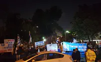 Again: Demonstrators protest Tel Aviv Shabbat buses