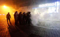 Clashes erupt between security forces and protesters in Beirut