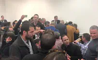 תיעוד: מהומה בדיון בתביעה נגד בכרי