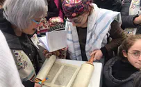 נשות הכותל תובעות את רב הכותל