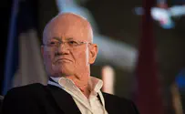 "מתייחסים לאזרחים ותיקים כמו לילדים"