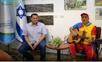 יובל המבולבל בהופעה בשומרון