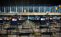 Lithuania: Chairs with fake money put on former Jewish cemetery