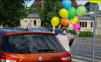 Budapest: Convoy crosses Danube to honor medical teams