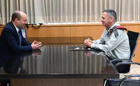 צילום: השר בנט הודה לרמטכ"ל על עמידתו האיתנה למען ביטחון ישראל ושיתוף הפעולה בין בנט וכוכבי קיימו פגישת סיכום
