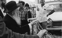 כשהרב צבי יהודה נאחז בגדר