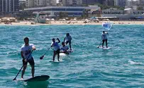 מפגן גלישה להחזרת הבנים