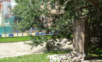 Lithuanian accused of torturing Jews touted as hero