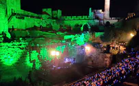 ישי ריבו במופע אוזניות ושיר זריחה