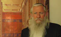 מטיל מום בקדשים ורומס מסורת
